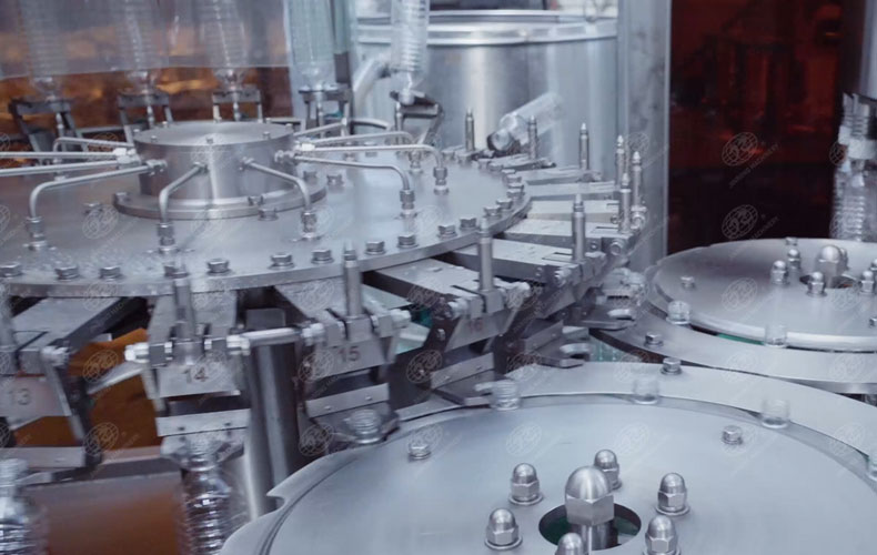 全自動礦泉水灌裝機 全自動礦泉水灌裝機